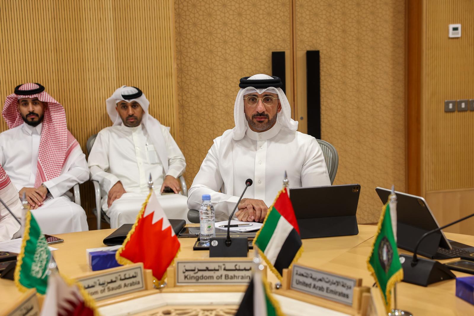 مدير إدارة التعاون الأمني يشارك في اجتماع لجنة فحص الترشيحات لنيل الأوسمة والميداليات بدول مجلس التعاون<